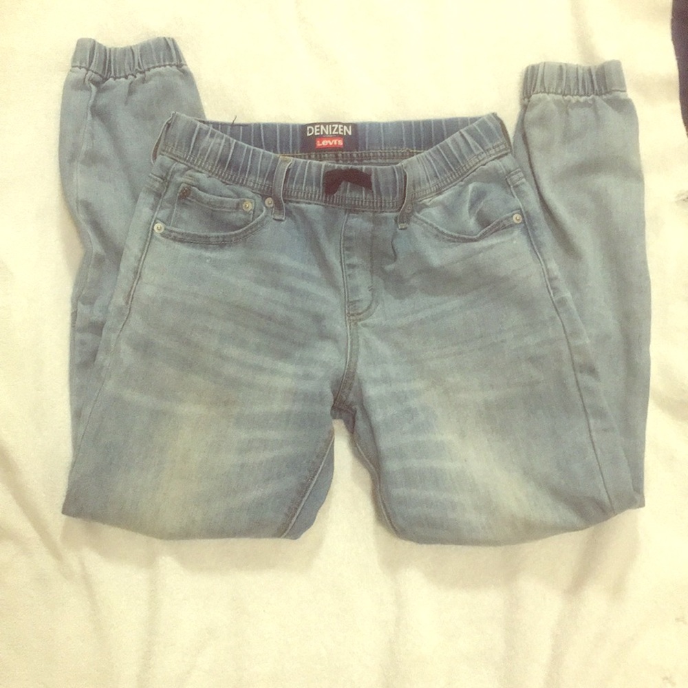 Levi high wasted denim jeans
